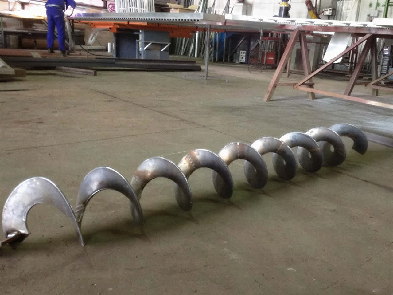 Sinfín helicoidal de acero fabricado a medida por Carballo Metal en Pontevedra